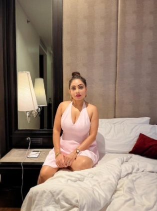 Female escort profile image providing safe and private companionship in Aundh Pune