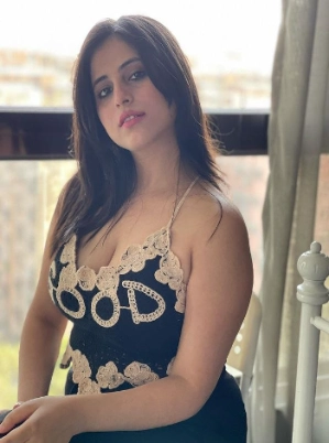 Verified independent call girl profile available for private companionship in Hinjewadi Pune