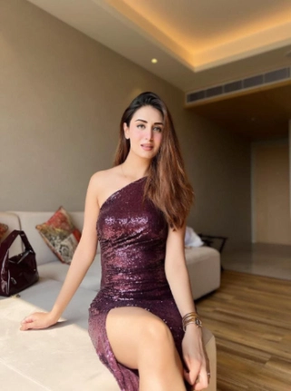 Verified call girl profile photo near Hadapsar IT and residential zone